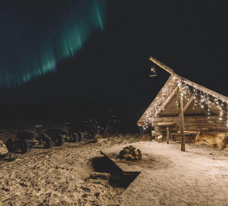 PRIVATE Glass Igloo Dinner Under Northern Lights