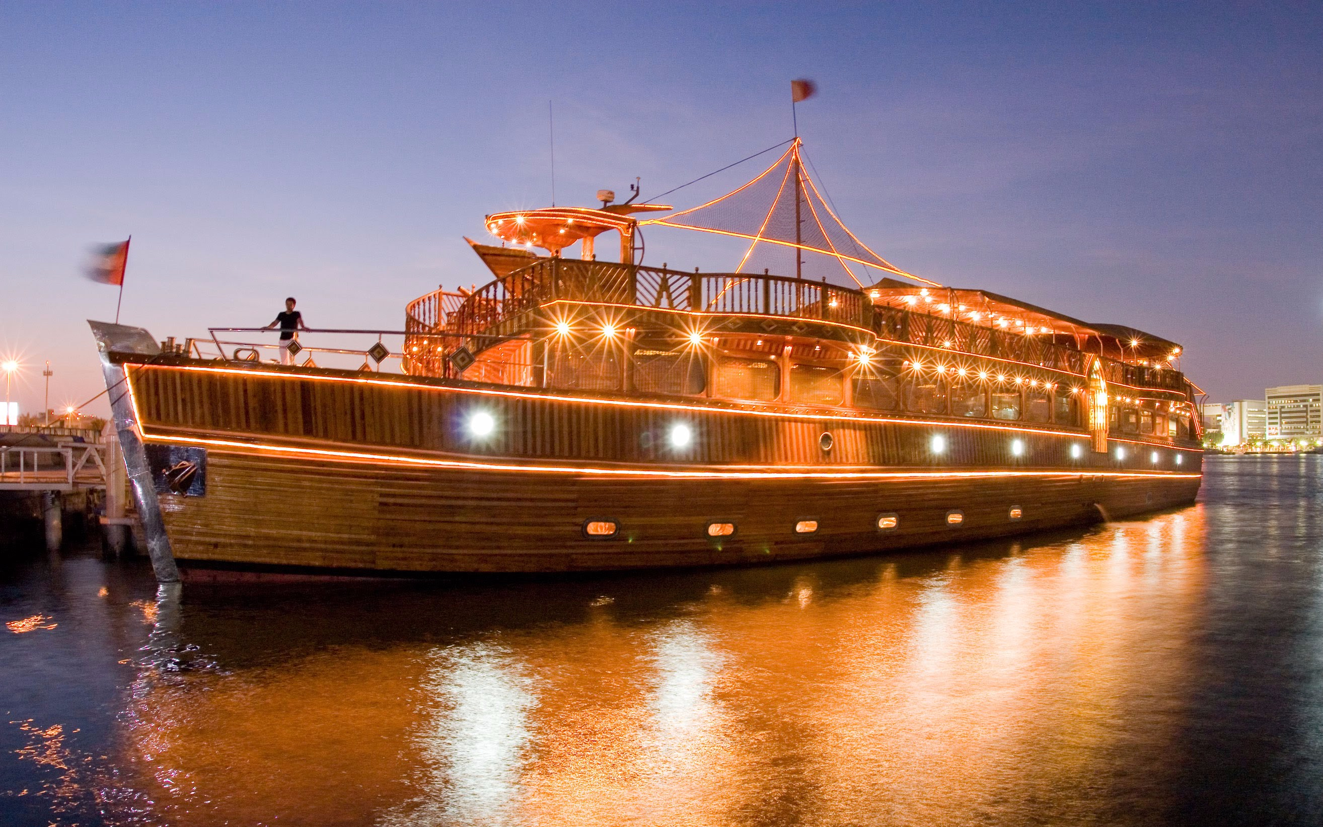 Rustar Premium Dhow Dinner Cruise with Optional Alcohol - HolidaySG