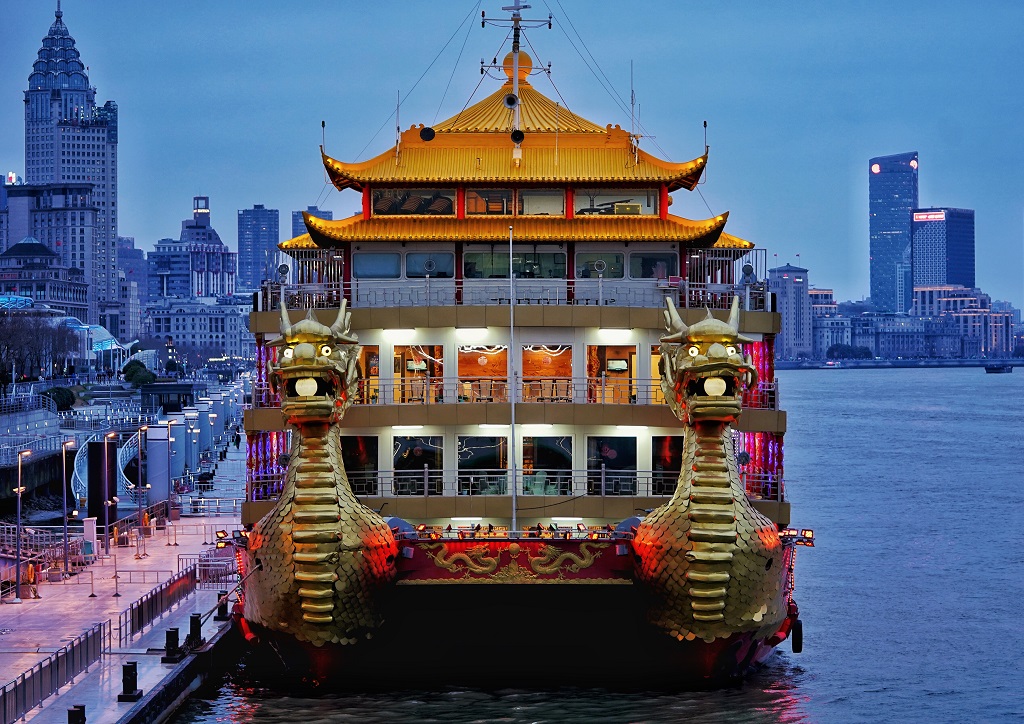 Huangpu River Dragon Boat - HolidaySG