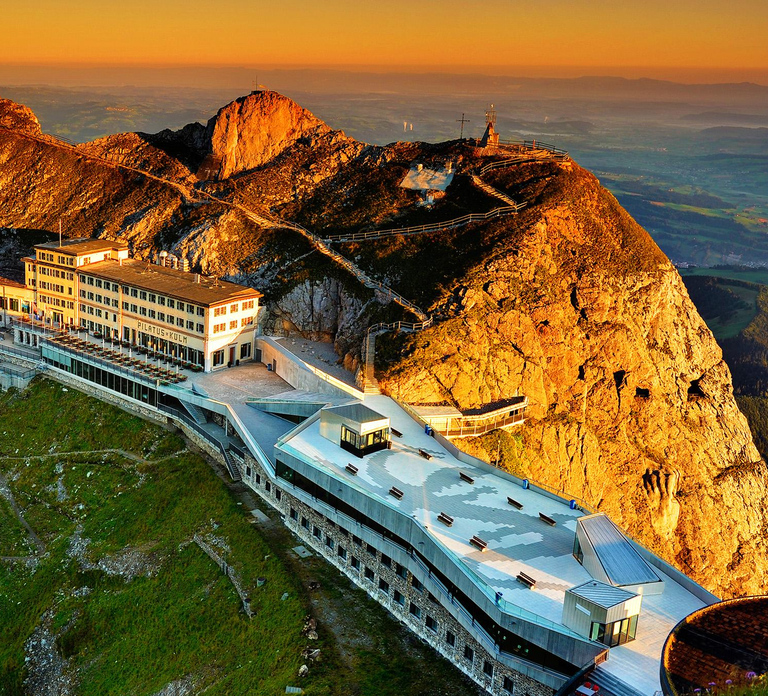 Lucerne: Small group tour to Mount Pilatus, Ride the Dragon