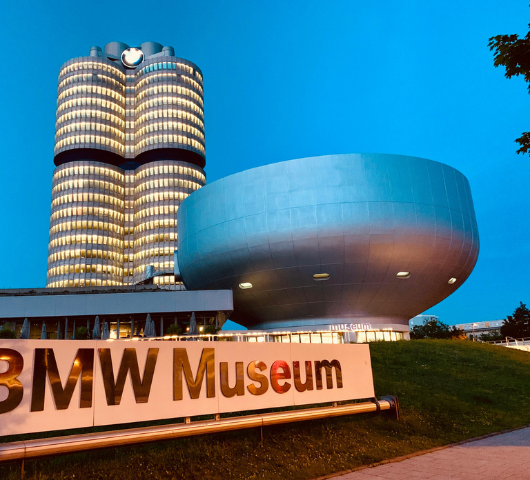 Munich: BMW Museum & BMW Welt Private Guided Tour