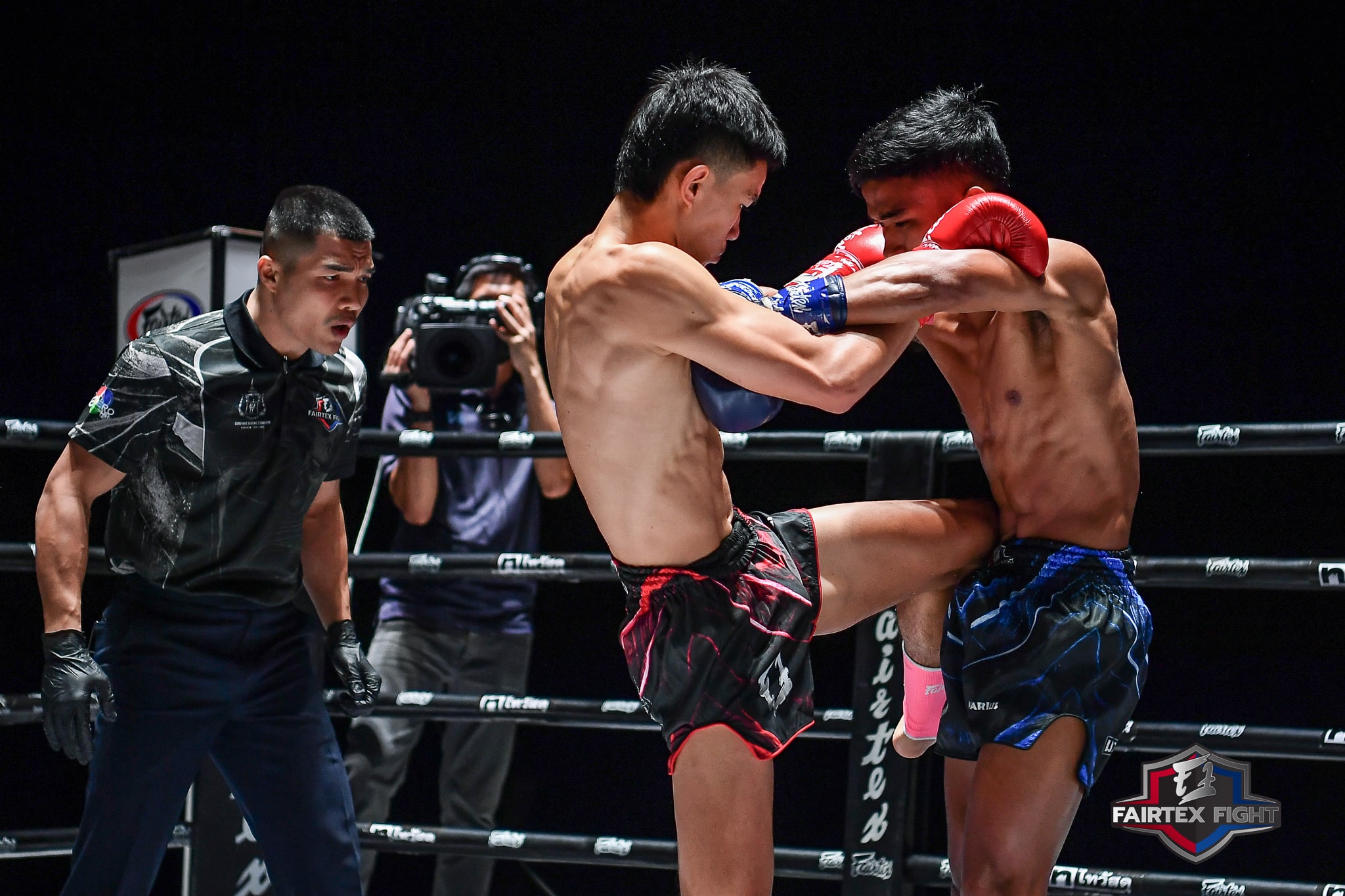 MuayThai Match at Lumpinee Boxing Stadium