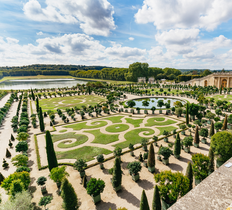From Paris: Versailles Palace & Gardens with Transportation - HolidaySG
