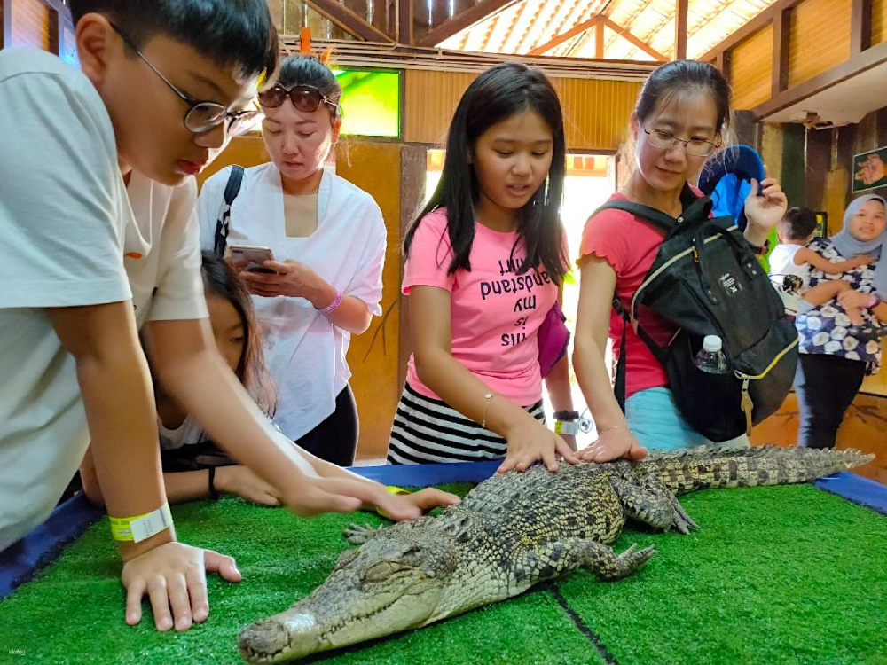 Taman Buaya & Rekreasi Melaka - HolidaySG