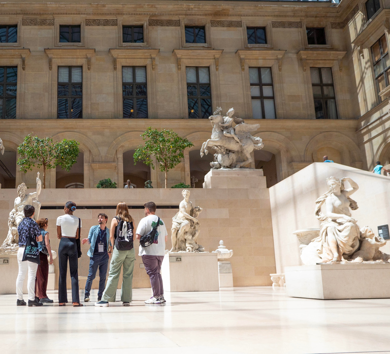 Paris: 2-Hour Guided Tour Through the Louvre