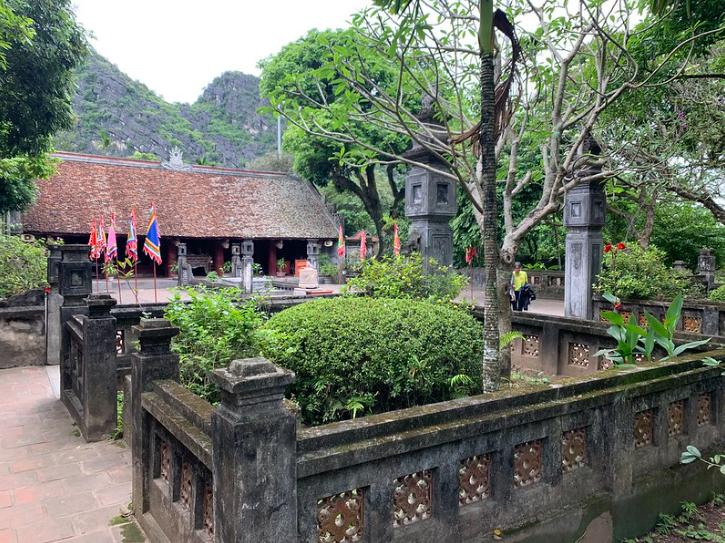 Ninh Binh - Join In Group Bai Dinh Temple Trang An Eco Hang Mua Hiking Day Tour