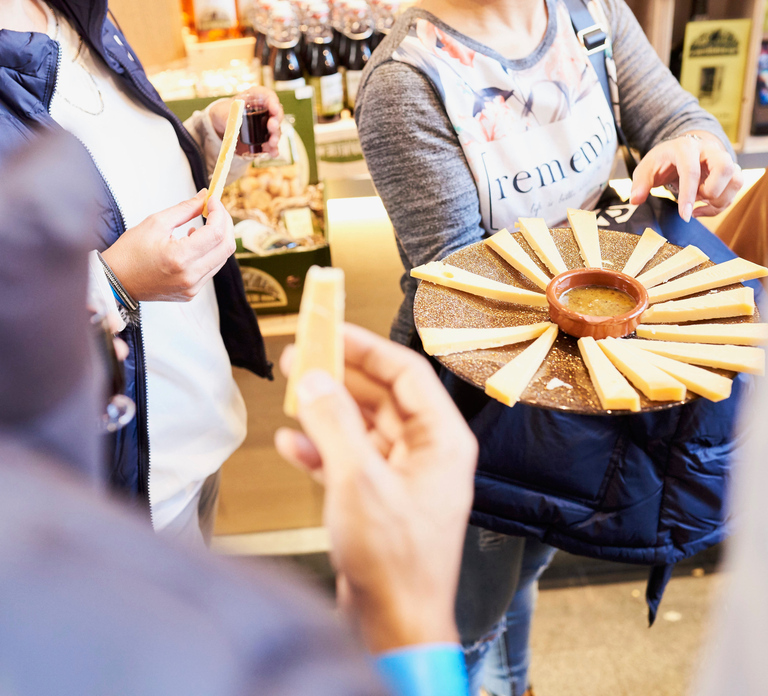 Rotterdam: Walking Food Tour with Delicious Tastings