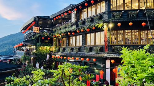 Shifen Waterfall + Shifen Old Street + Jiufen Old Street Shared 1-day Tour - Departing from Ximending Day Tours