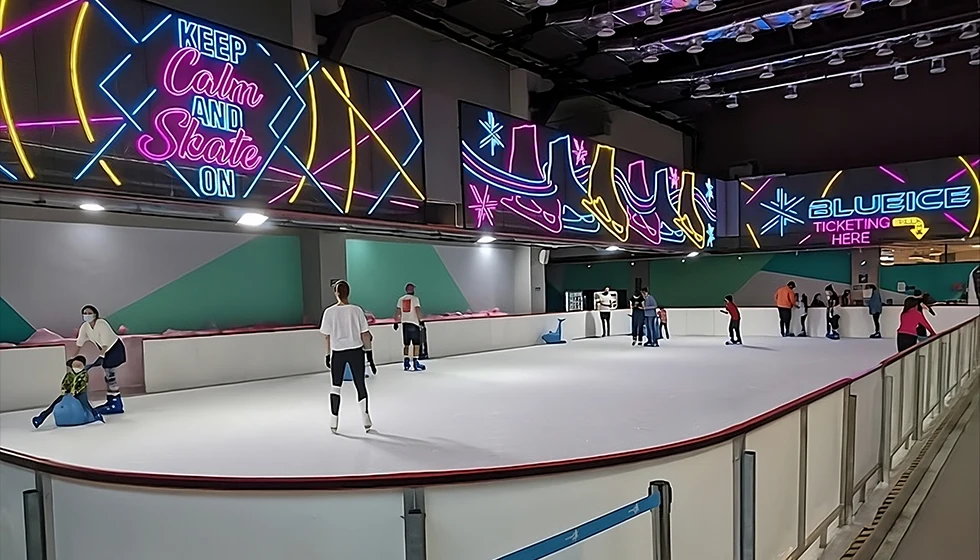 Blue Ice Skating Rink @ Sunway 163 Mall - HolidaySG