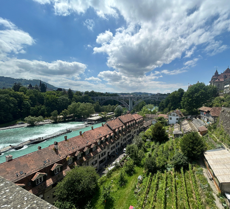 Bern: Must-See 2-Hour Walking Tour with a Local Guide