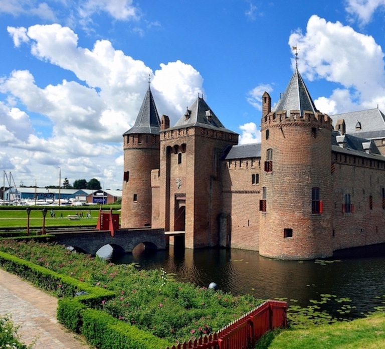 Muiden: Entry Ticket to Muiderslot Castle