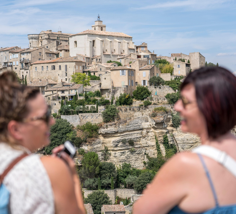 From Aix-en-Provence: Luberon Hilltop Villages Half-Day Tour