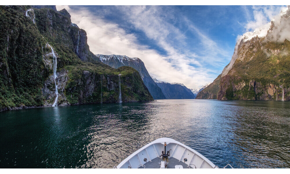 Milford Sound Small Group Day Tour with Cruise from Queenstown (No Lunch)