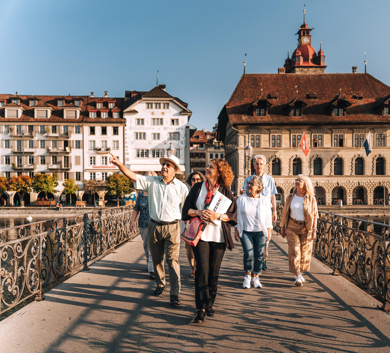 Lucerne: Guided Walking Tour with an Official Guide