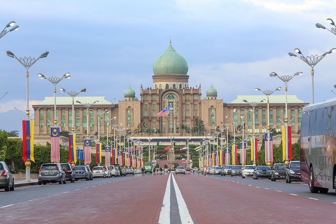 Private Half-Day Putrajaya Tour with Lake Cruise from Kuala Lumpur - HolidaySG