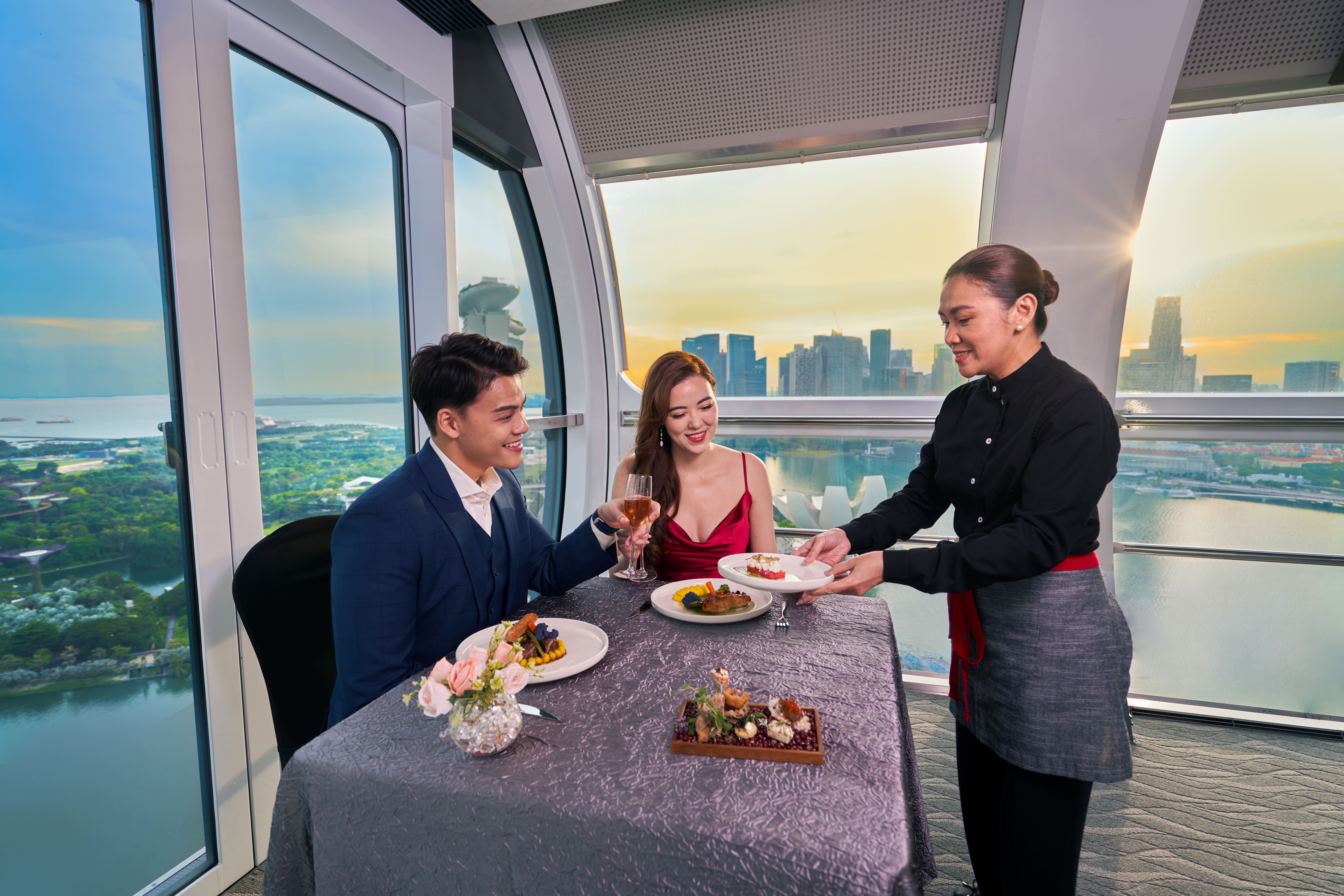 165 Sky Dining by Singapore Flyer - HolidaySG