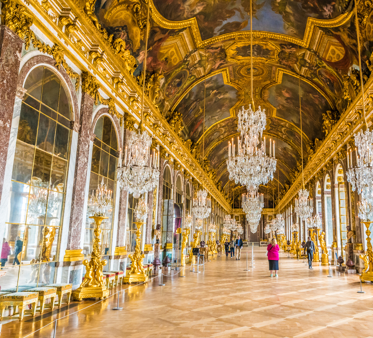 From Paris: Versailles Palace Guided Tour with Bus Transfers