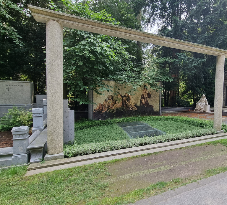 Cologne: Melaten Cemetery Celebrities and Curiosities