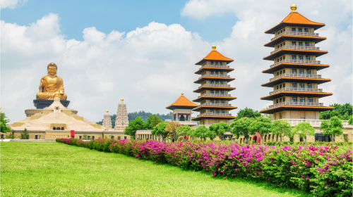 Kaohsiung Fo Guang Shan Buddha Memorial Hall + Lotus Pond + Qishan Old Street + Pier-2 + Xiziwan 1-day tour Day Tours