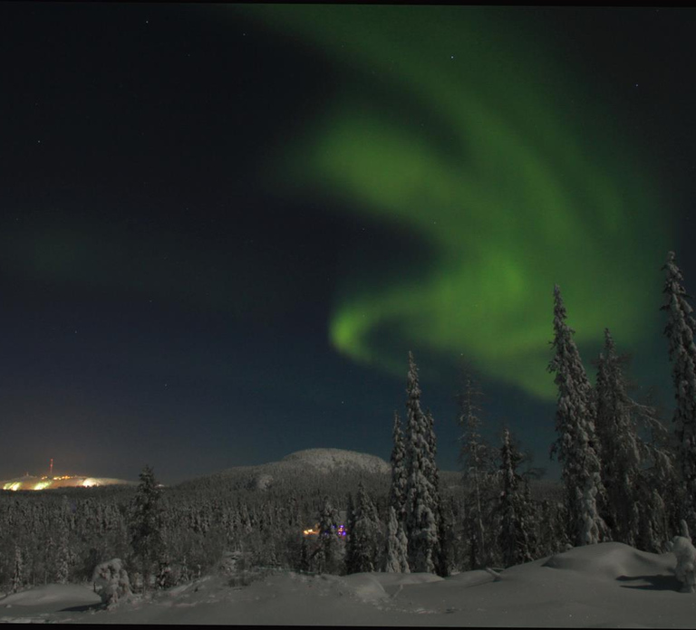 Ruka: Searching for the northern lights with snowshoes