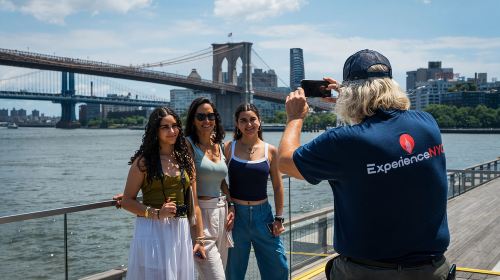 NYC: Half-Day Luxury Bus Tour with Empire State Access Day Tours