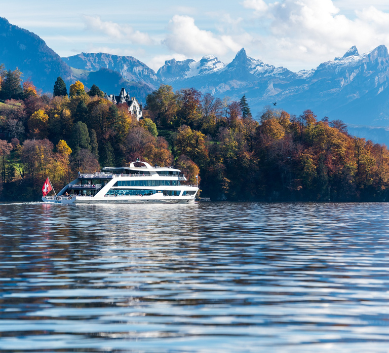 Lucerne: Lake Lucerne 1st Class Cruise with 3-Course Lunch