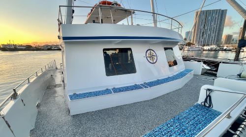 Oahu: Waikiki Fireworks Boat Cruise from Oahu Day Tours