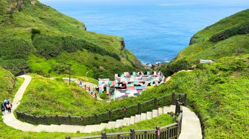 Taipei Bitou Cape Park + Zhengbin Fishing Port + Heping Island Geopark + Keelung Miaokou Night Market one-day tour - HolidaySG