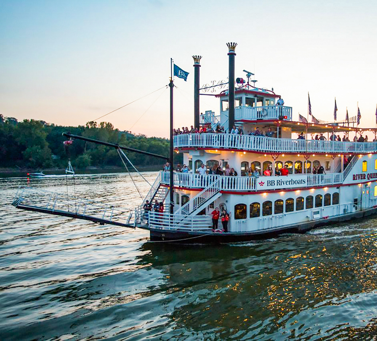 Cincinnati: Sunset Sightseeing Cruise on the Ohio River