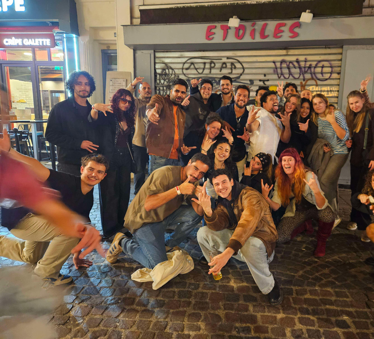 Paris: Pub Crawl with Shots and Nightclub Entry