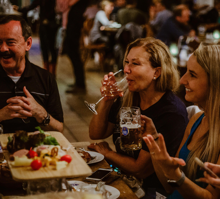 Munich: Beer and Food Tour with Dinner & Oktoberfest Museum