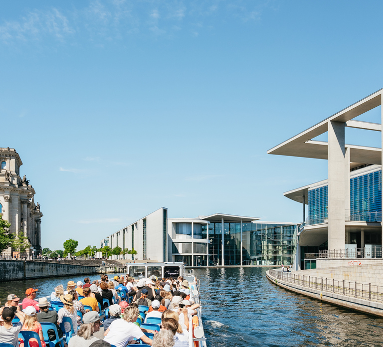 Berlin: 1-Hour City Tour by Boat with Guaranteed Seating - HolidaySG
