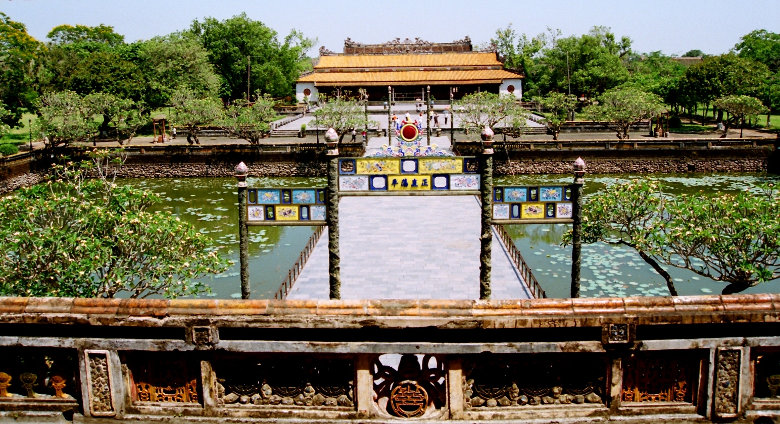 Hue City Tour from Hoi An - Big group