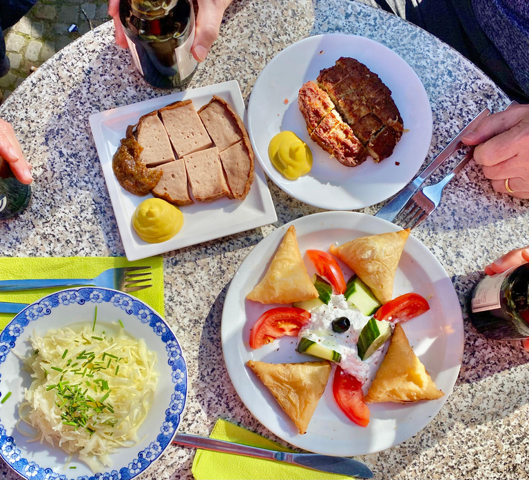 Berlin: Street Food Tour with 10 Tastings
