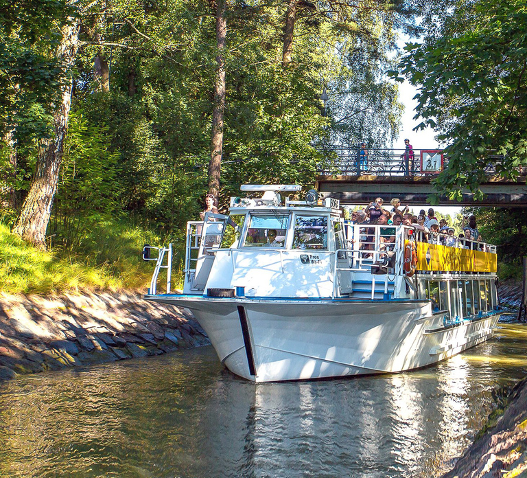Helsinki: Sightseeing Canal Cruise with Audio Commentary
