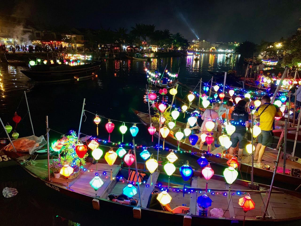 Coconut Basket boat, Hoi an by night with boat ride and night market