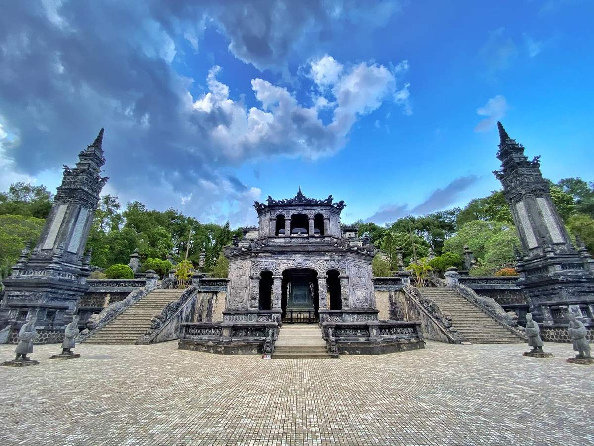 HUE CITY TOUR - HolidaySG