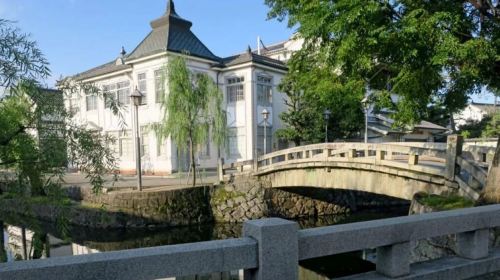 1-Day Tour from Okayama: Kurashiki, Gardens & Okayama Castle