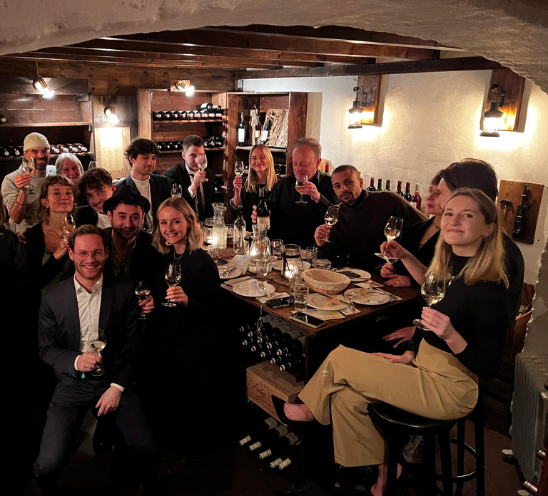 Cologne-Nippes: Gourmet wine tasting with cheese platter