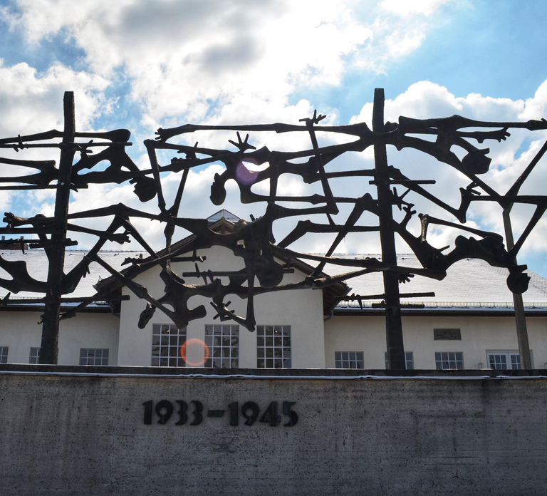 From Munich: Dachau Memorial Site Tour in Spanish