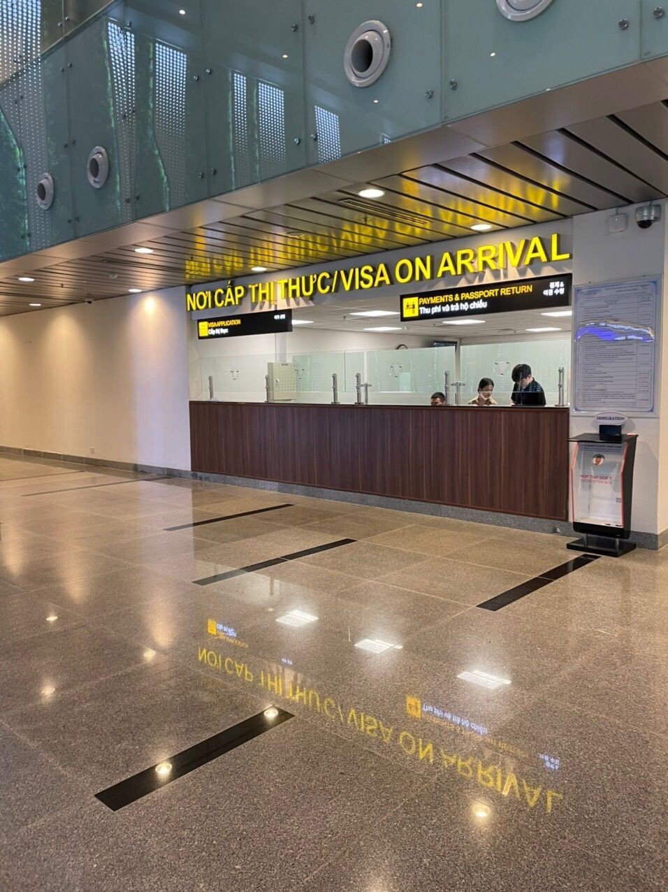 Fast Track Service at Tan Son Nhat (SGN) International Airport - HolidaySG
