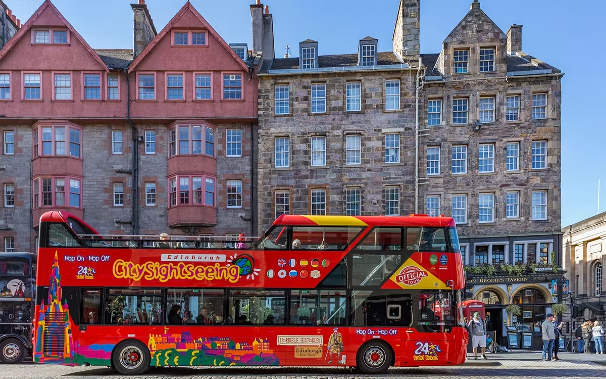 City Sightseeing 24-Hr Hop-On Hop-Off Tour of Edinburgh - HolidaySG
