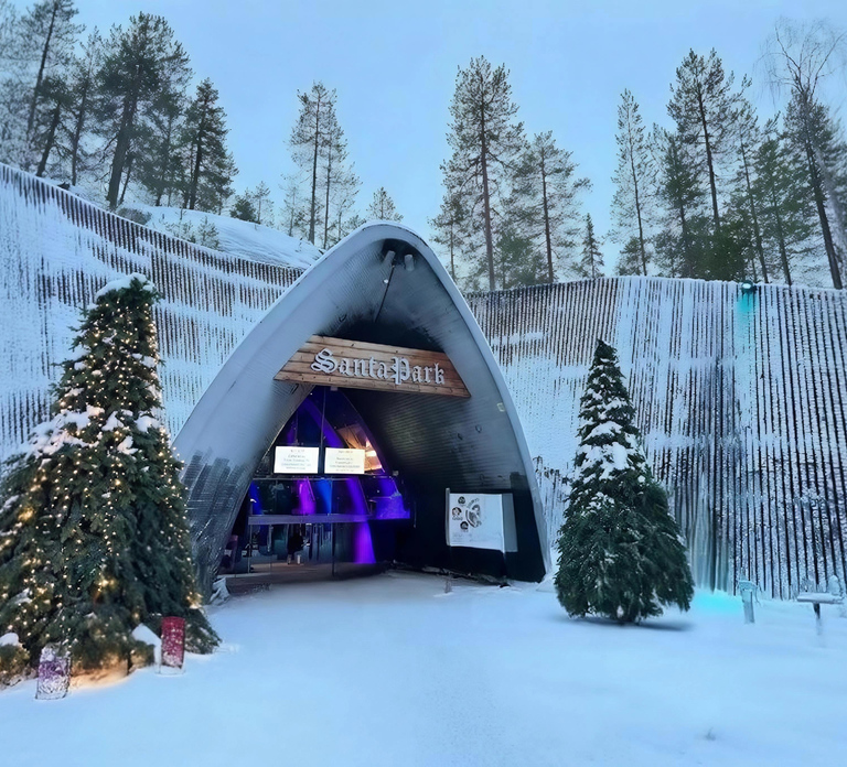 Rovaniemi: Santa Claus Village and Santa Park Day Trip
