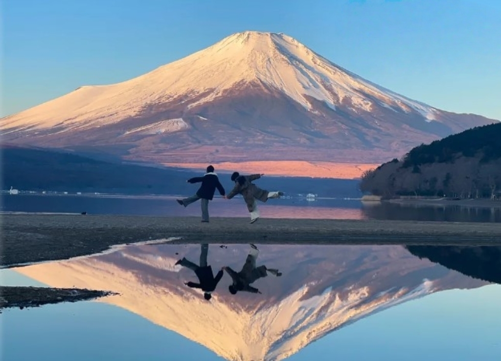 Mt. Fuji Oishi Park & ​​Lake Yamanaka KABA Amphibious Bus Day Tour