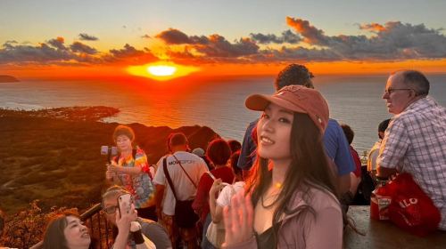 Oahu: Diamond Head Hike with Roundtrip Transportation Day Tours