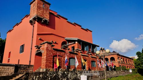 Taipei Fine Arts Museum + Martyrs' Shrine + Tamsui Old Street + Fort San Domingo: Northern Taiwan Cultural Tour Day Tours