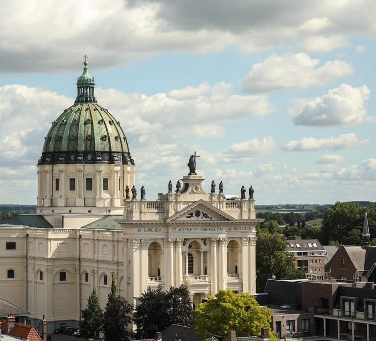 Oudenbosch: Tour at Basilica of the Holy Agatha and Barbara