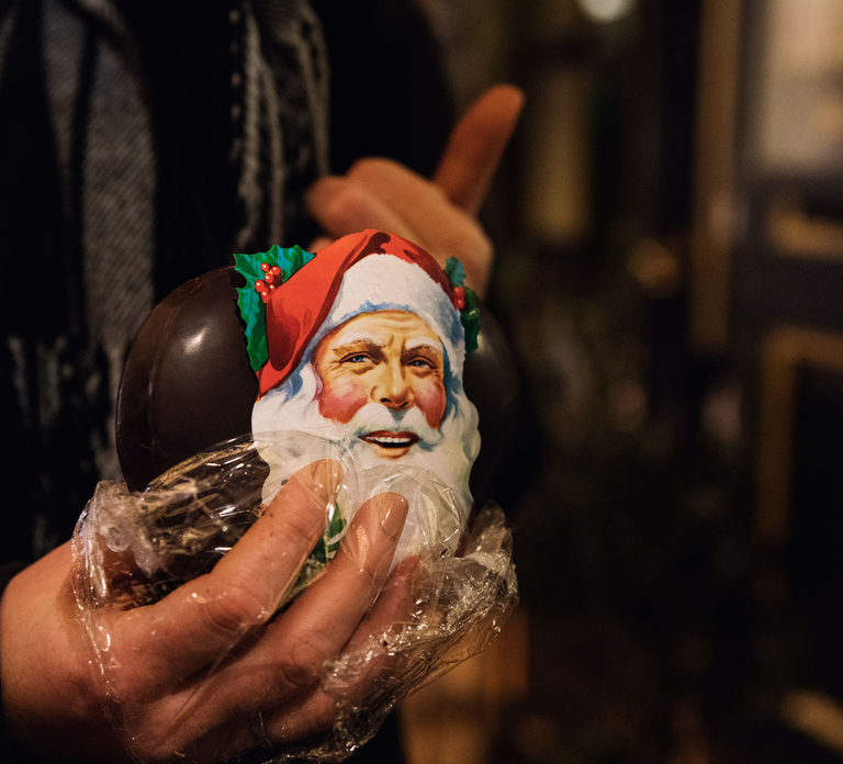 Copenhagen: Christmas Walking Tour with Treats and Drinks
