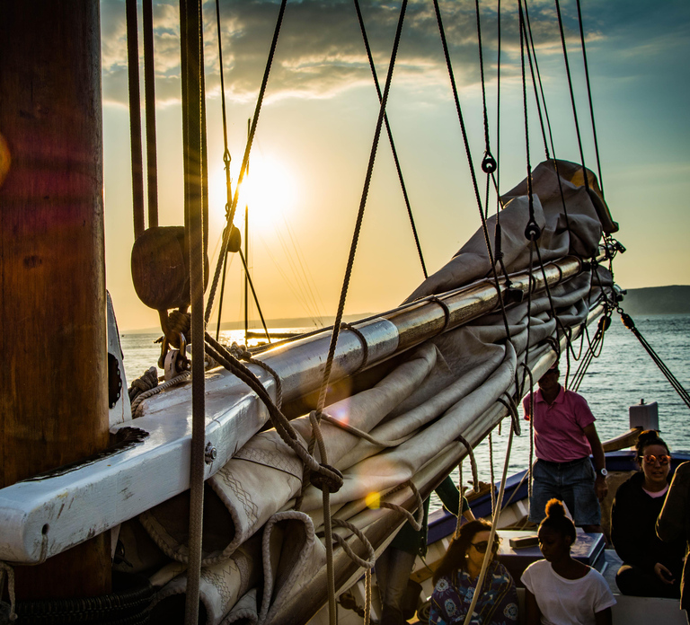 Marseille: Sunset Sailing, Buffet, and Wine