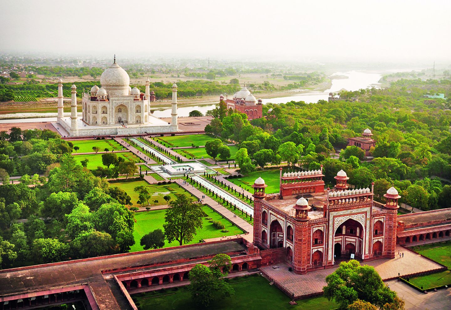 Delhi to Agra Day Trip in Premium 17-Seater Urbania